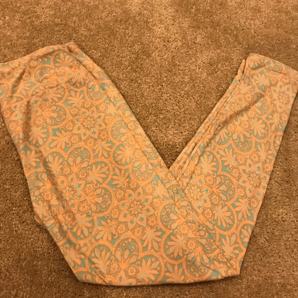 Worn once LLR OS leggings